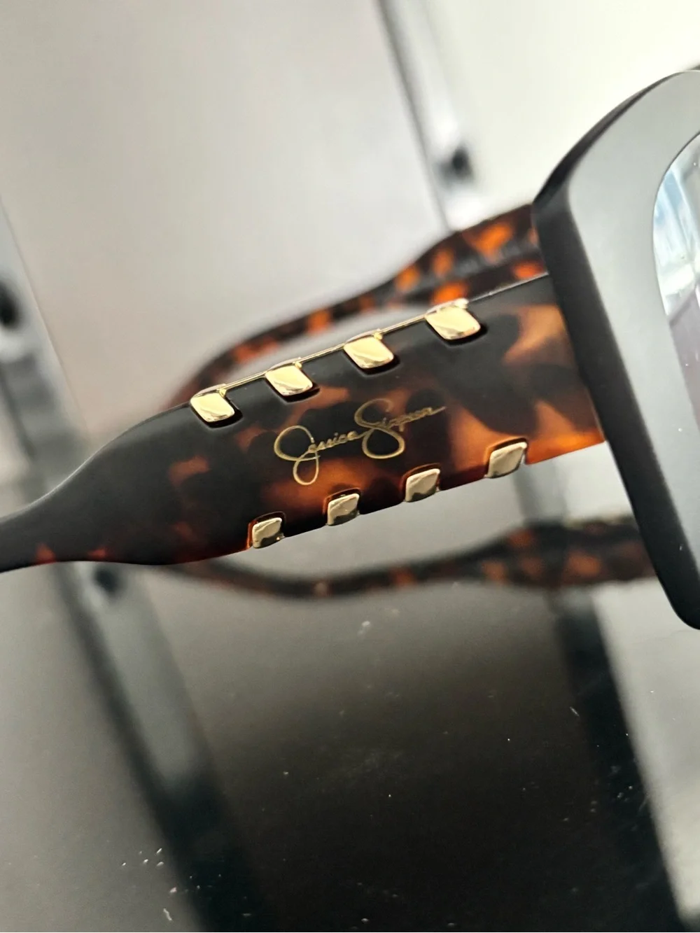 Jessica Simpson stylish tortoiseshell